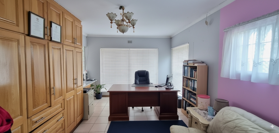 To Let commercial Property for Rent in Grassy Park Western Cape